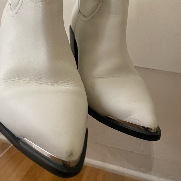 Steve Madden Zora White Leather Pointed Toe Ankle Boots Cowboy Western - Picture 9 of 10